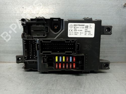 Used Fuse box FIAT GRANDE PUNTO (199_) 1.3 D Multijet (199.AXD11, 199.AXD1A, 199.AXD1B,... (90 hp) 22728428