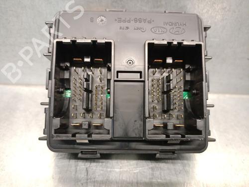 Fuse box HYUNDAI TUCSON (TL, TLE) 1.6 CRDi | BP25774809E1 