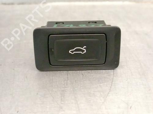 Used Switch AUDI A4 B8 Avant (8K5) RS4 quattro (450 hp) 26494890