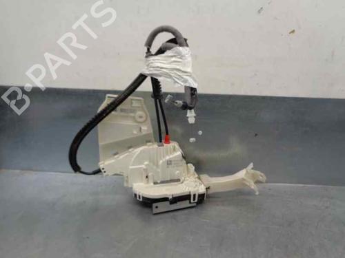 rear-left-lock-fiat-500x-334_-52028385-4-pines-5-puertas-2014-8235779 main image
