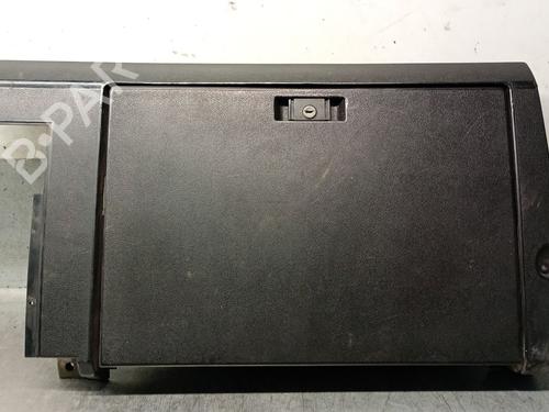 Vano posta oggetti VW PASSAT B2 Variant (33B) 1.6 D (54 hp) 31955981