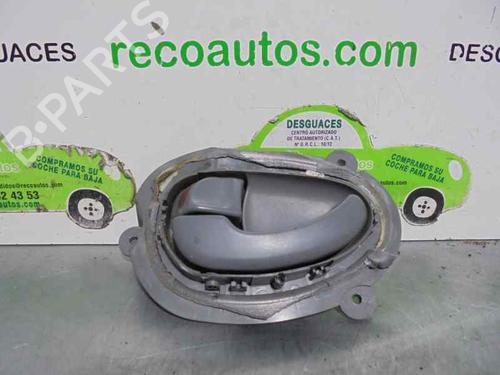 Used Front left interior door handle PEUGEOT 406 (8B) 1.9 TD (92 hp) 3216929