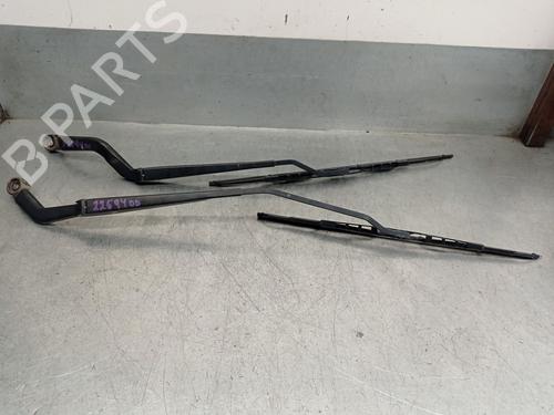 Used Front windshield wiper arm NISSAN ALMERA II (N16) 2.2 Di (110 hp) 25921649