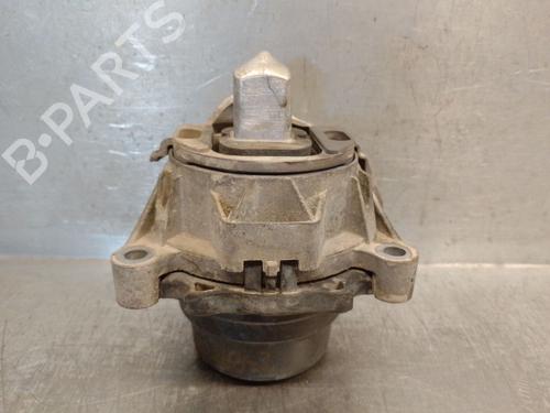 Used Engine mount BMW X4 (F26) xDrive 35 d (313 hp) 30106008