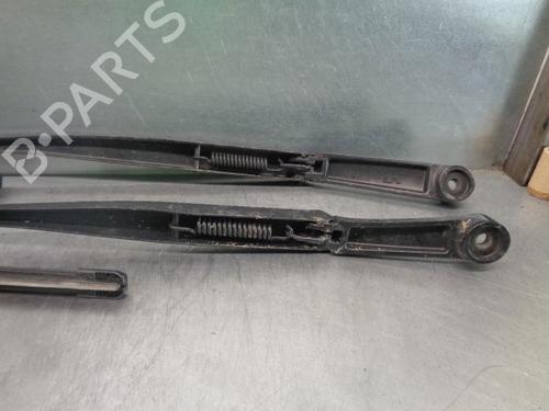 Front windshield wiper arm KIA SPORTAGE III (SL) 2.0 CRDi | BP10528460C143 