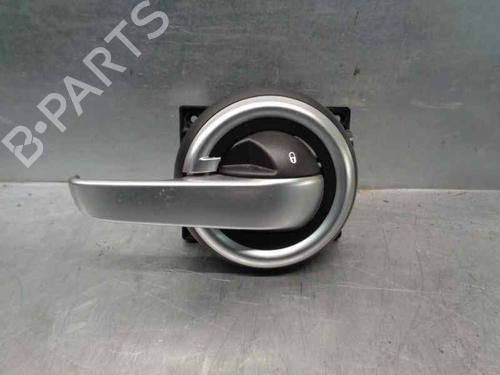 Used Front right interior door handle Front right interior door handle 8235792 8235792