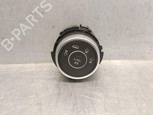 Used Switch VW TOUAREG (CR7, RC8) 3.0 TSI 4motion (340 hp) 30083790