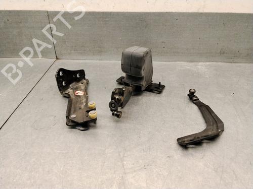 Used Hinge/Door check strap Hinge/Door check strap 37152708 37152708