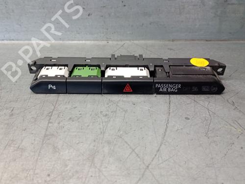pulsante-luci-di-emergenza-vw-passat-b8-variant-3g5-cb5-2014-31829280 main image