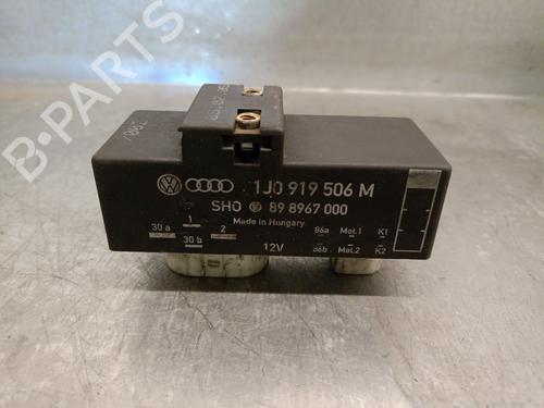 Used Electronic module SEAT IBIZA III (6L1) 1.9 TDI (100 hp) 23243648