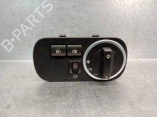 Headlight switch LAND ROVER RANGE ROVER SPORT I (L320) 3.0 D 4x4 AH2213A024AB | LR010876