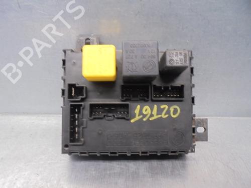 Used Fuse box Fuse box 16119972 16119972