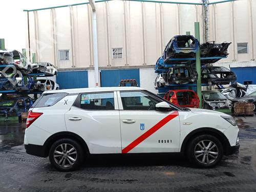 Switch SSANGYONG XLV SUV e-XGi 160 | BP25241494I30  - Image 8