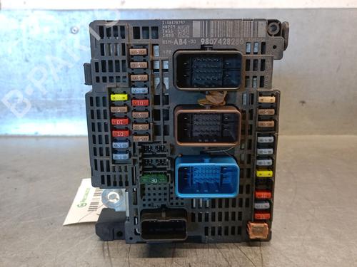 fuse-box-peugeot-508-i-8d_-2010-2011-2012-2013-2014-2015-2016-2017-2018-33760378 main image