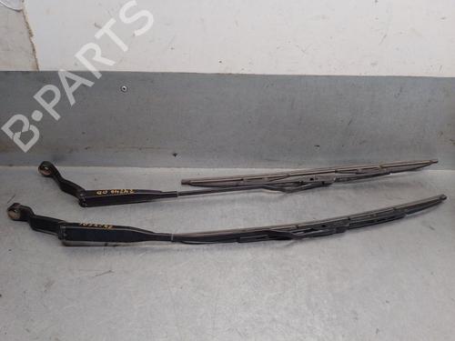 Used Front windshield wiper arm VOLVO V40 Estate (645) [1995-2004]  31137152