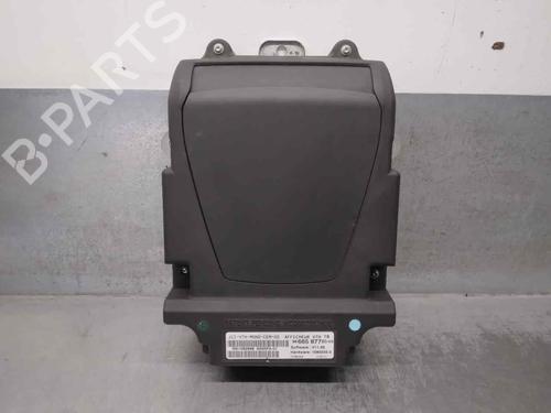 Used Display monitor PEUGEOT 5008 (0U_, 0E_) 2.0 HDi 150 / BlueHDi 150 (150 hp) 18025534