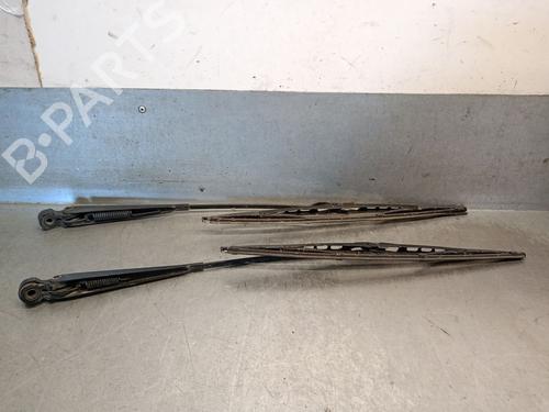 Used Front windshield wiper arm Front windshield wiper arm 30510597 30510597