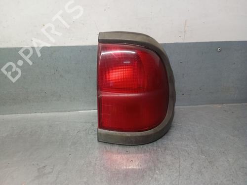 Used Right taillight NISSAN TERRANO II (R20) 2.7 TDi 4WD (125 hp) 31611770