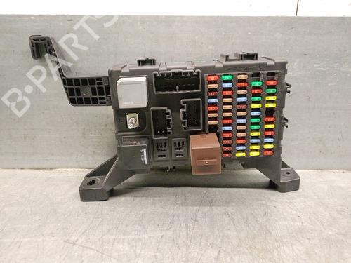 Used Fuse box JAGUAR X-TYPE I (X400) 2.0 D (130 hp) 28600934