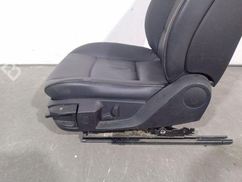 Left front seat BMW 5 Touring (F11) 520 d | BP22215098C15 