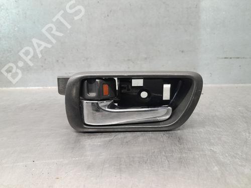Venstre bagtil invendig håndtag Venstre bagtil invendig håndtag TOYOTA COROLLA Verso (ZER_, ZZE12_, R1_) 2.2 D-4D (AUR10_, AUR10R) (136 hp) 36023596 36023596