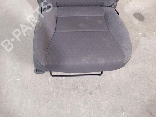 Right front seat TOYOTA YARIS (_P21_, _PA1_, _PH1_) 1.5 Hybrid (MXPH11) | BP25238021C16 