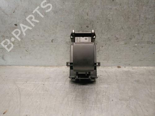 Used Right rear window switch TOYOTA YARIS (_P21_, _PA1_, _PH1_) 1.5 Hybrid (MXPH11) (92 hp) 25237884