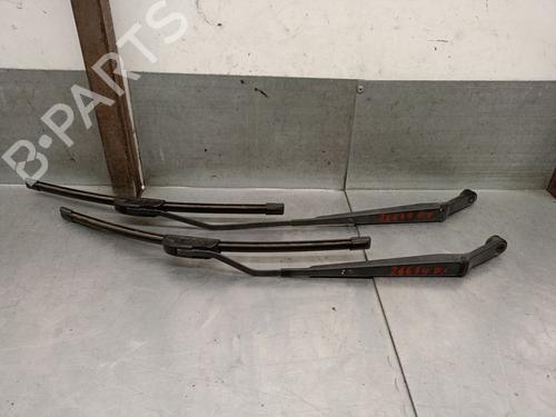 Used Front windshield wiper arm Front windshield wiper arm 39527377 39527377