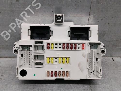 fuse-box-fiat-500l-351_-352_-2012-40121247 main image