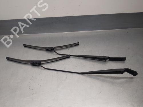 Used Front windshield wiper arm VW GOLF IV (1J1) 1.9 TDI (90 hp) 13952447