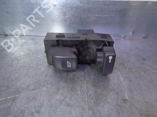 Used Right front window switch VOLVO V40 Estate (645) 1.8 (122 hp) 17332543