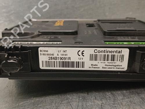 Fuse box RENAULT MEGANE III Hatchback (BZ0/1_, B3_) 1.2 TCe (BZ2B, BZ11) | BP21581182E1 