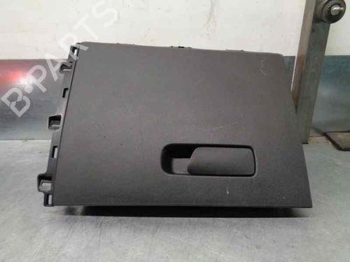 glove-box-fiat-500x-334_-735577227-2014-8235769 main image