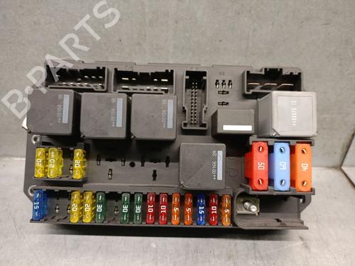 Used Fuse box LAND ROVER RANGE ROVER III (L322) 3.6 D 4x4 (272 hp) 32403027