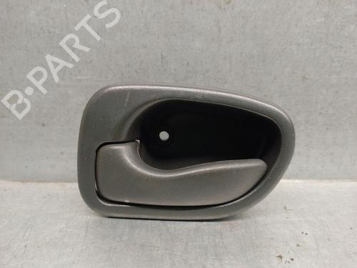 Maneta interior delantera izquierda HYUNDAI ACCENT I (X-3) 1.3 i 12V (84 hp) 31364070