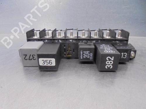 Used Fuse box AUDI A8 D2 (4D2, 4D8) [1994-2005]  16182867