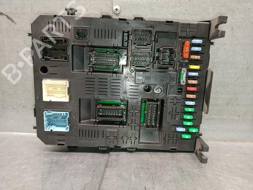 Used Fuse box Fuse box 39144333 39144333