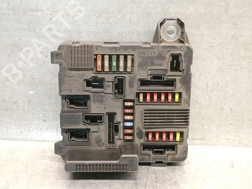 Used Fuse box RENAULT MEGANE II Saloon (LM0/1_) 1.6 16V (LM1R, LM0C) (112 hp) 30279824