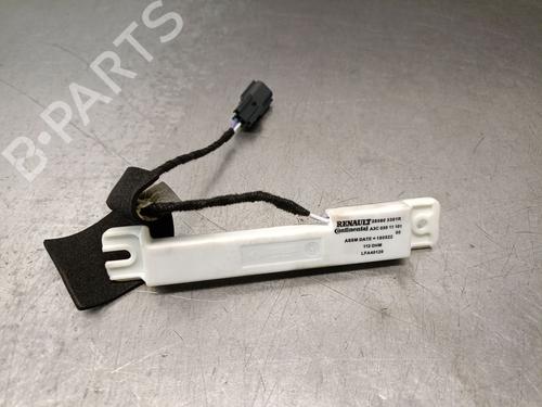 Used Antenna/Base RENAULT CAPTUR II (HF_) E-TECH 160 (158 hp) 25273638