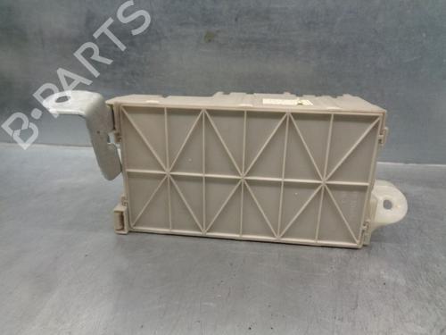 Fuse box TOYOTA RAV 4 II (_A2_) 2.0 4WD (ACA21, ACA20) | BP9043322E1 