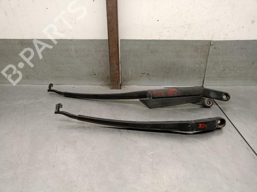 Used Front windshield wiper arm Front windshield wiper arm 36868918 36868918