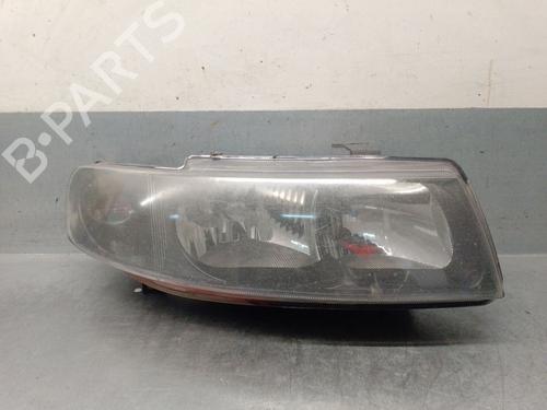 Used Right headlight SEAT LEON (1M1) 1.9 TDI (110 hp) 31306503