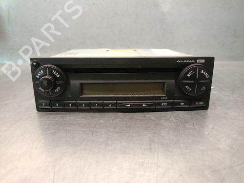 Used Radio Radio SEAT IBIZA III (6L1) 1.4 16V (100 hp) 33463528 33463528