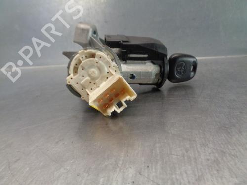 Used Ignition barrel TOYOTA YARIS (_P9_) 1.3 VVT-i (SCP90_, SCP90R) (87 hp) 12584426