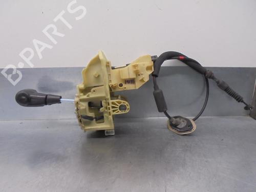 Used Gear lever HYUNDAI TUCSON (JM) 2.0 CRDi (140 hp) 16249807