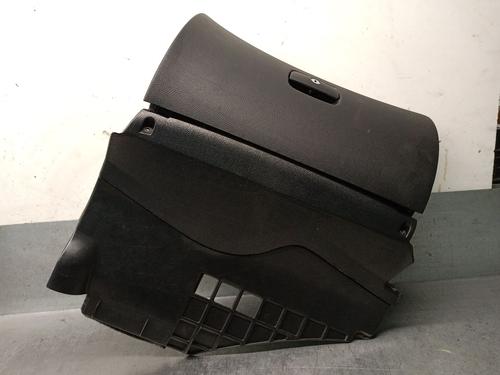 Używane Schowek pasażera VW PASSAT B5 (3B2) 1.9 TDI (115 hp) 30906787