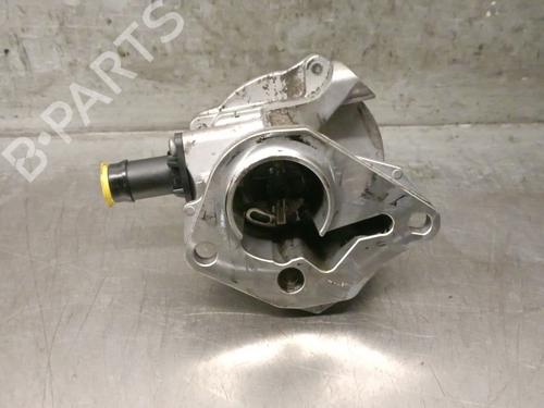Used Vacuum pump DACIA SANDERO 1.5 dCi (68 hp) 31074230