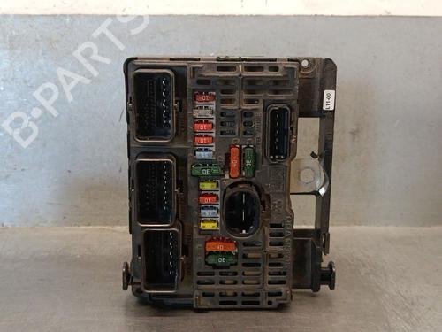 Used Fuse box Fuse box 37672511 37672511