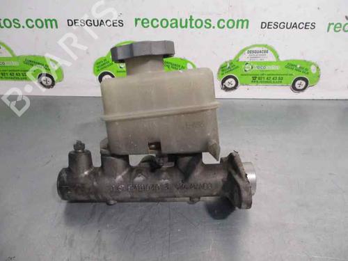 Used Brake master cylinder HYUNDAI SANTA FÉ I (SM) 2.7 V6 4x4 (173 hp) 2321696