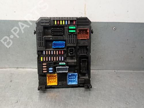 Used Fuse box PEUGEOT 3008 II SUV (MC_, MR_, MJ_, M4_) 1.2 THP/ PureTech 130 (MRHNSM, MRHNSU, MRHNSJ, MRHNYW,... (131 hp) 27556375